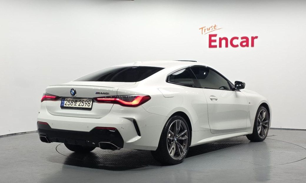 BMW 4-Series M440i xDrive Coupe, 2024