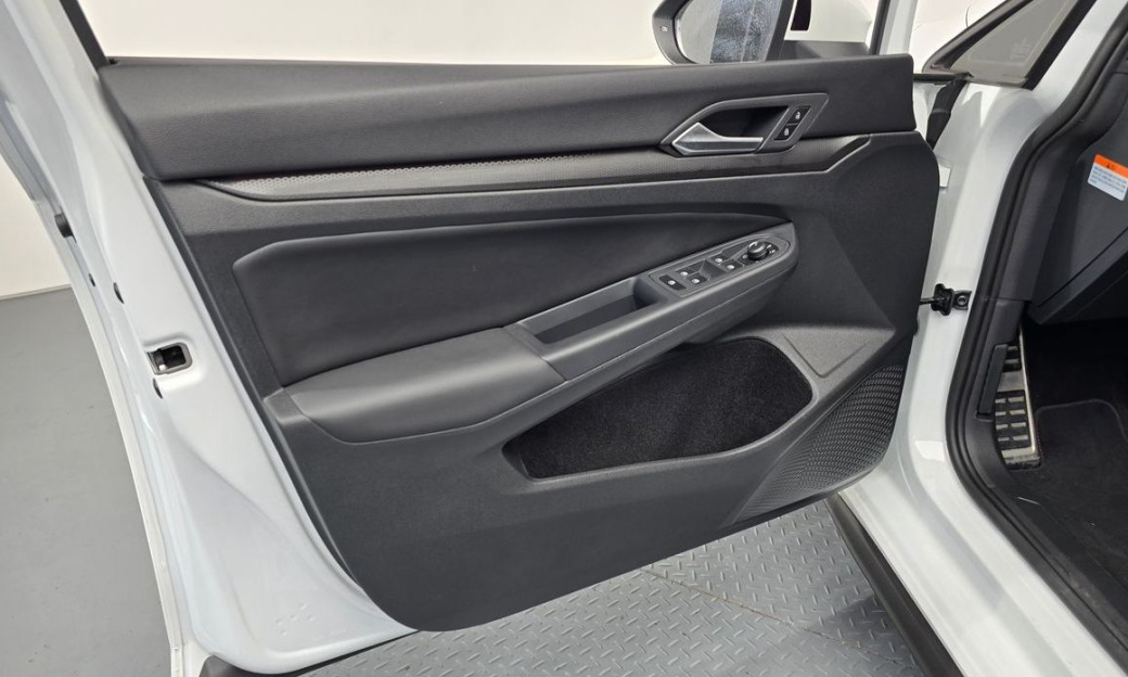 Volkswagen Golf 2.0 GTI, 2024