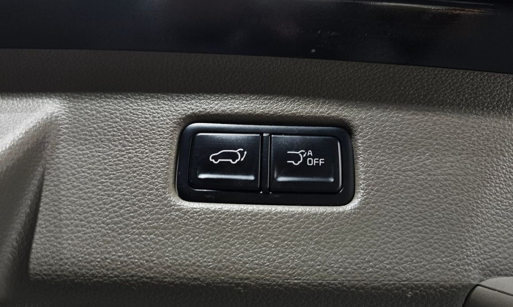 Kia Carnival 7-Seater Signature, 2024