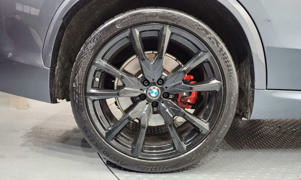 BMW X5 M50i, 2022