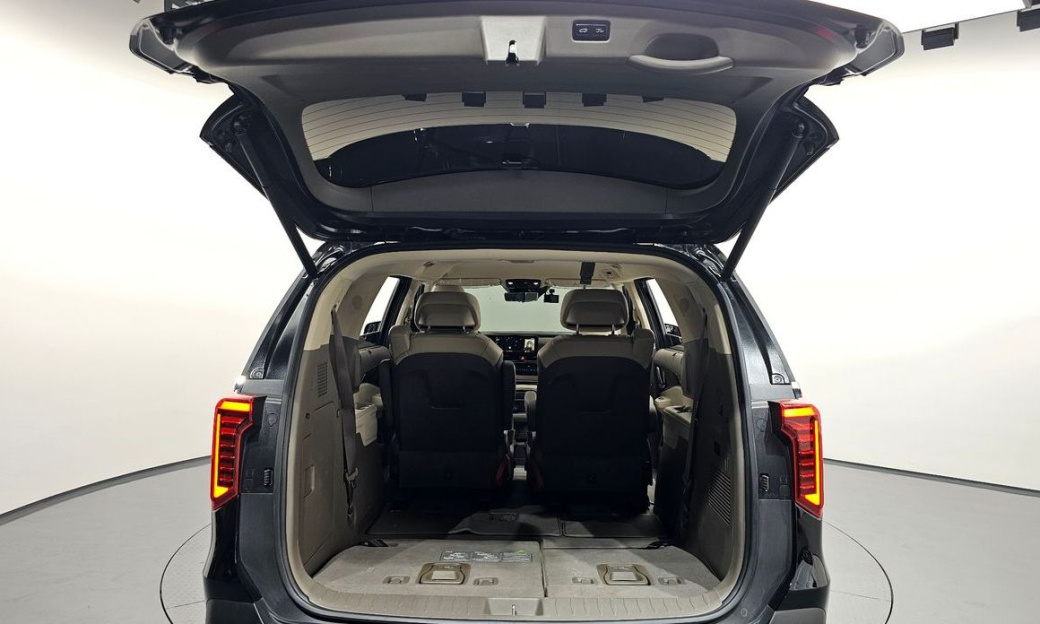 Kia Carnival 7-Seater Signature, 2024