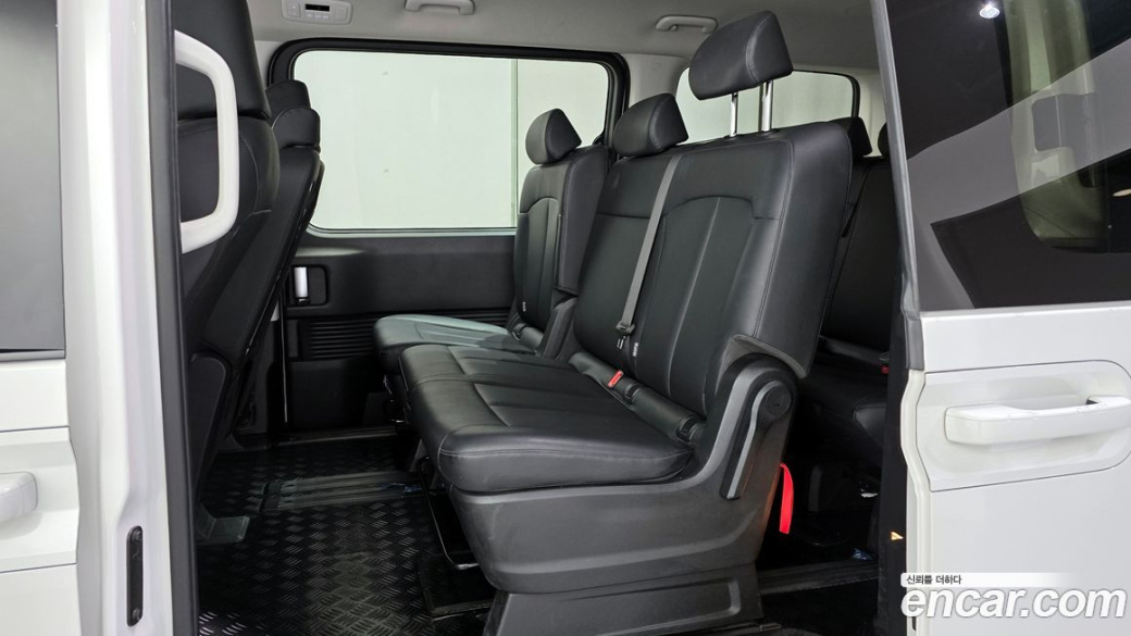 Hyundai Staria Tourer 9-Seater, 2024
