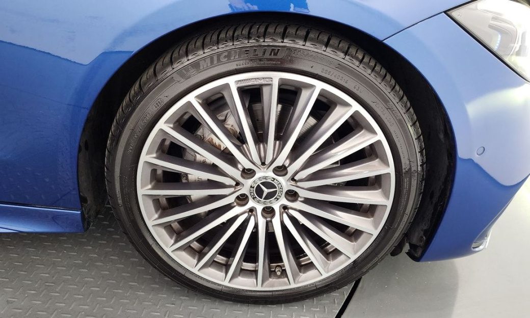 Mercedes-Benz C-Class C300 4MATIC AMG Line, 2023