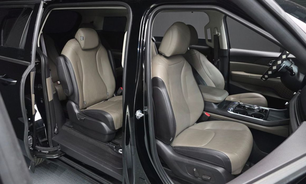 Kia Carnival 9-Seater Noblesse, 2024