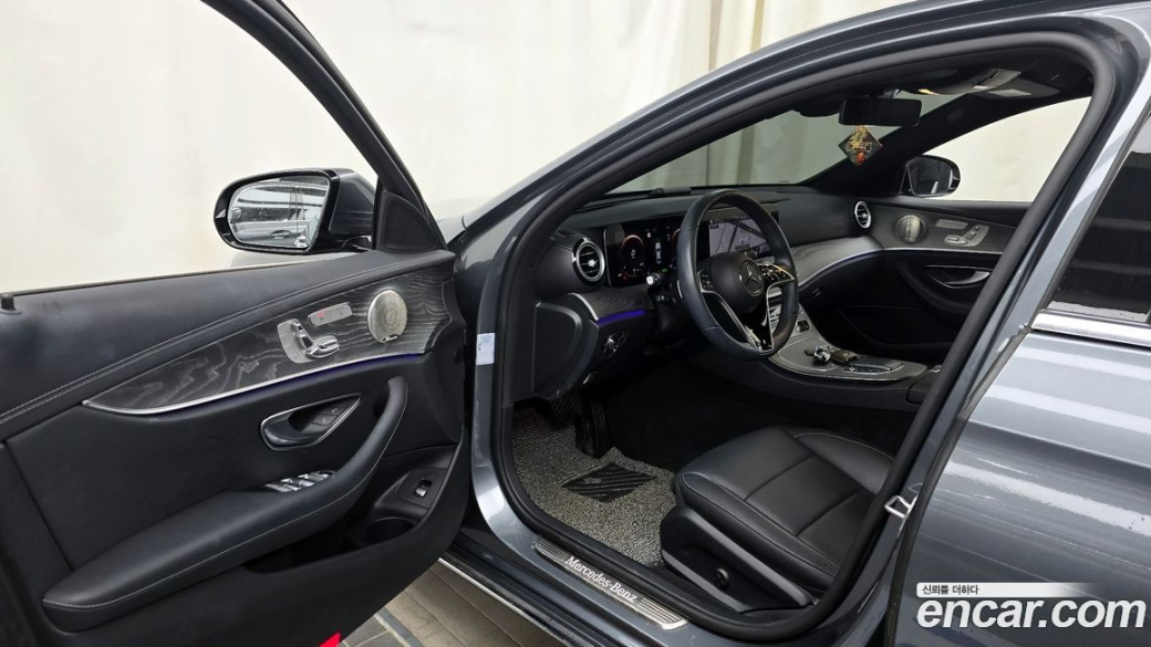 Mercedes-Benz E-Class E350 4MATIC Exclusive, 2023