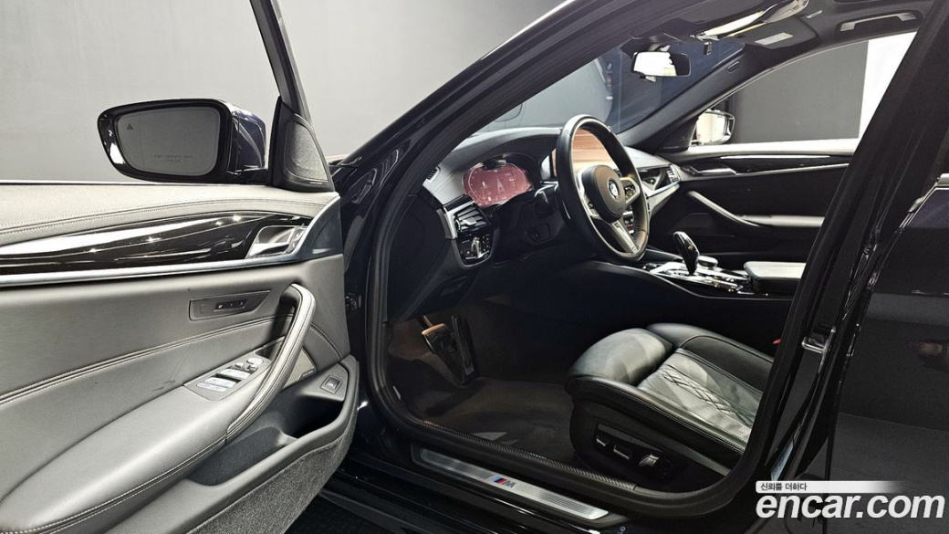 BMW 5-Series 530i M Sport Package, 2023