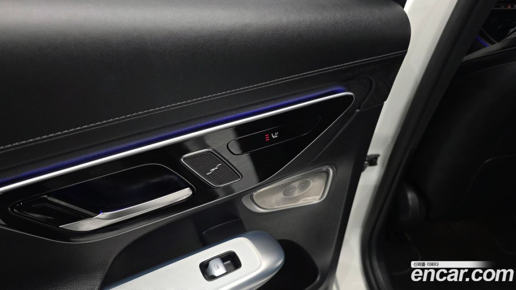 Mercedes-Benz GLC-Class GLC300 4MATIC AMG Line, 2025