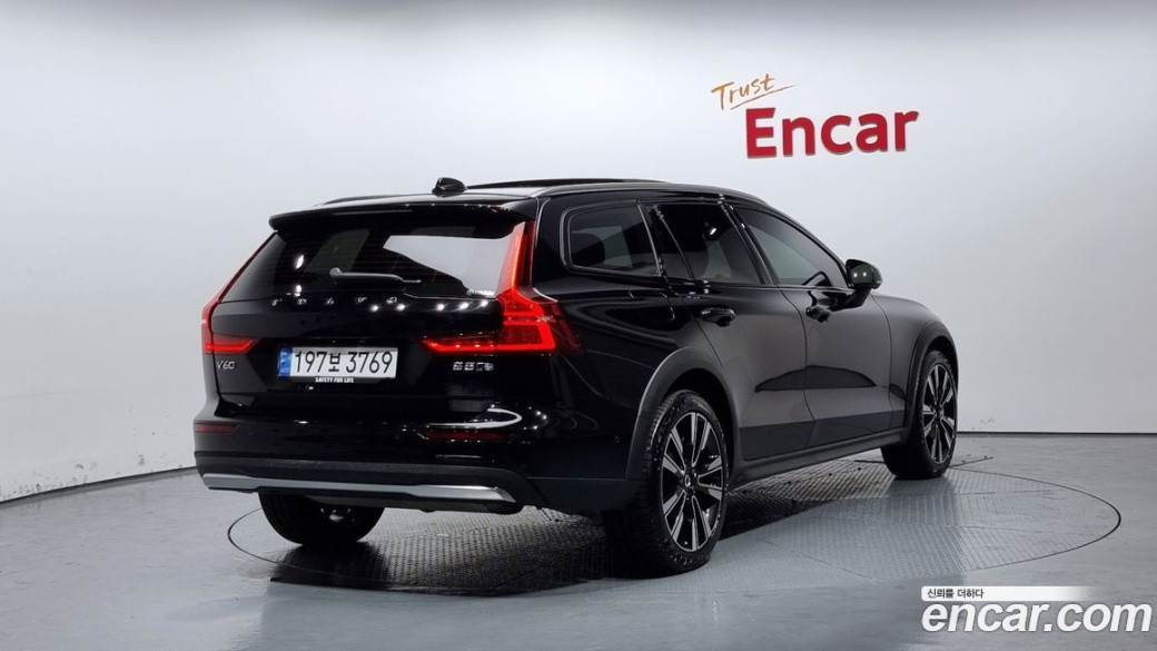 Volvo V60 B5 Ultimate AWD, 2024