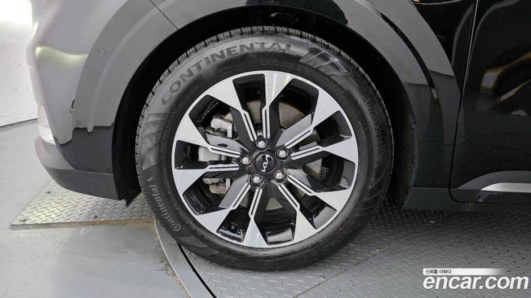 Kia Carnival 9-Seater Signature, 2023