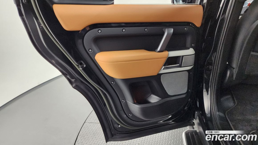 Land Rover Defender 130 D300 X-Dynamic HSE, 2023