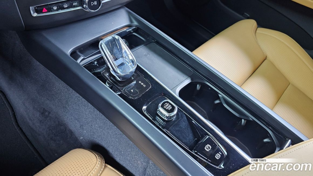 Volvo XC60 B5 Inscription, 2022