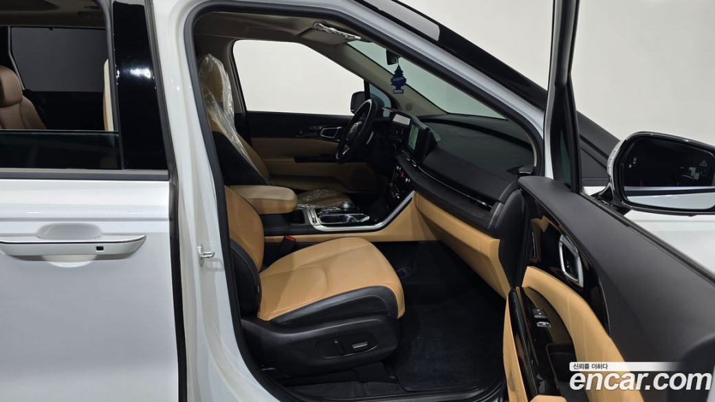 Kia Carnival 9-Seater Signature, 2023