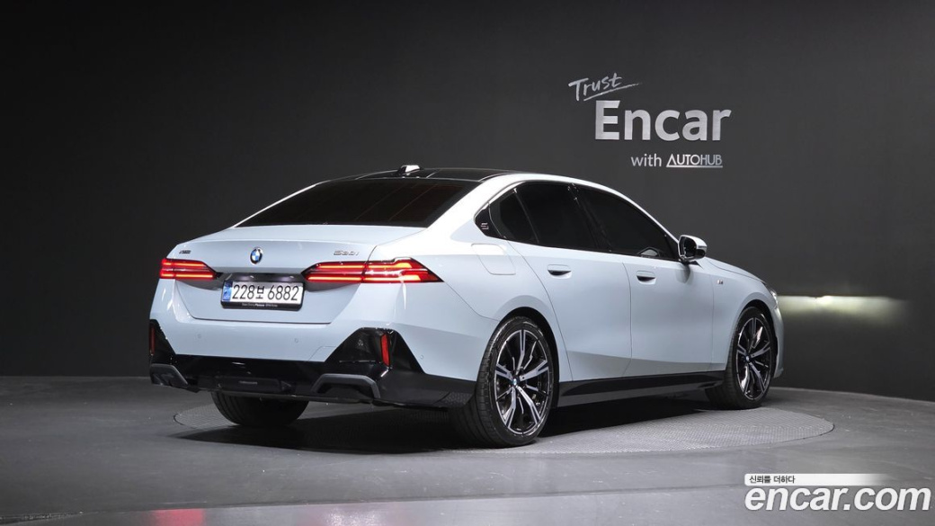 BMW 5-Series 530i xDrive M Sport, 2024