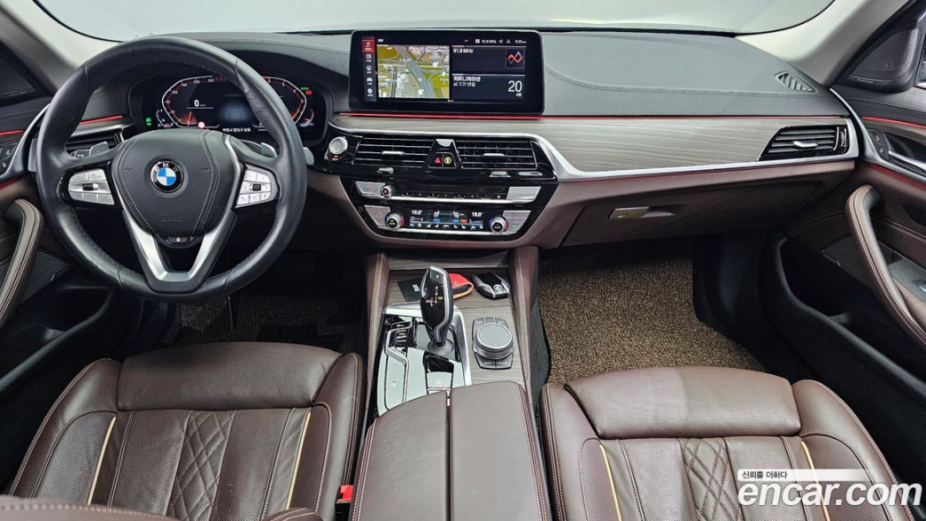 BMW 5-Series 530i xDrive Luxury, 2022