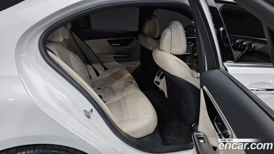 Mercedes-Benz C-Class C300 4MATIC Avantgarde, 2023