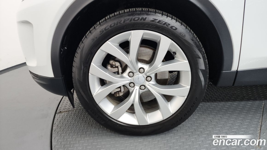 Land Rover Discovery Sport P250 SE, 2022