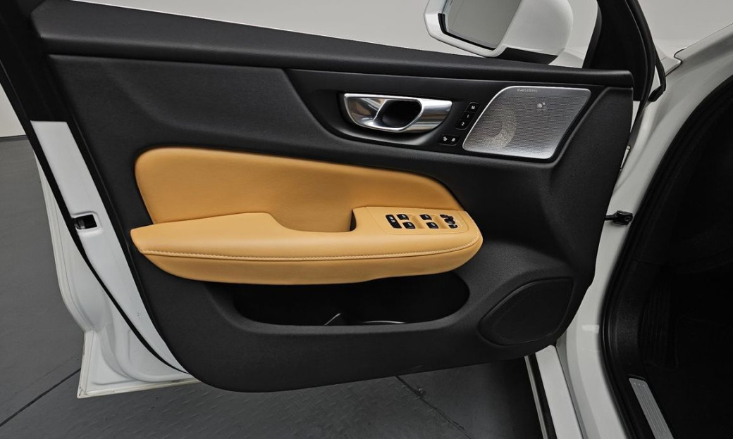 Volvo S60 B5 Ultimate Bright, 2023