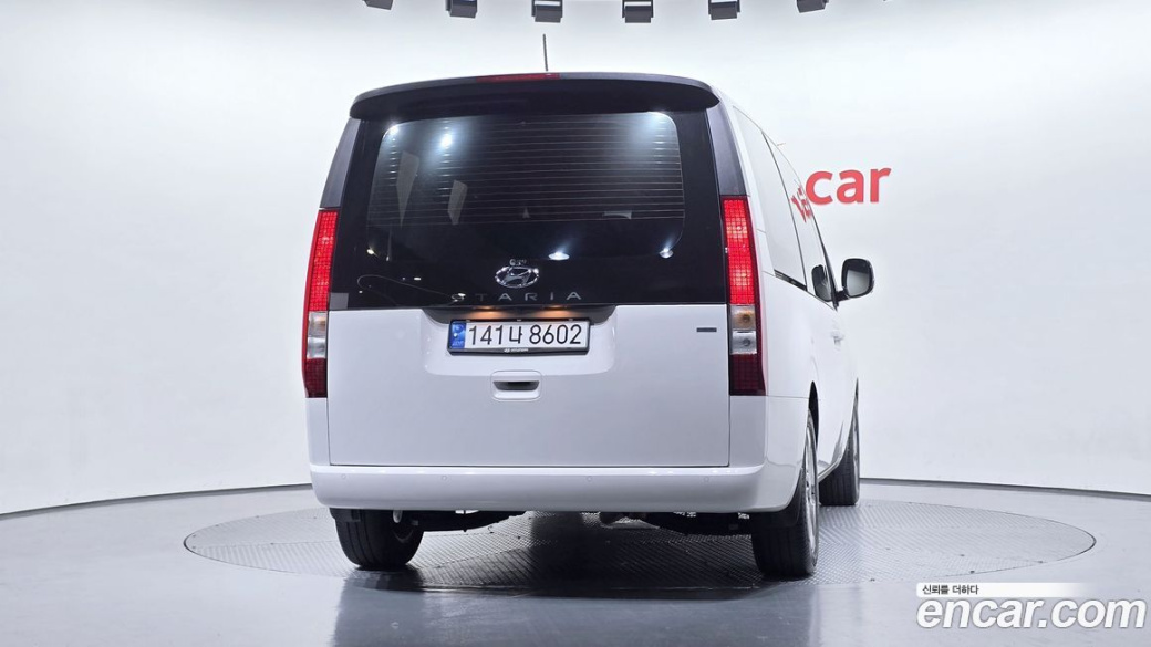 Hyundai Staria 4WD Tourer 9-Seater, 2023