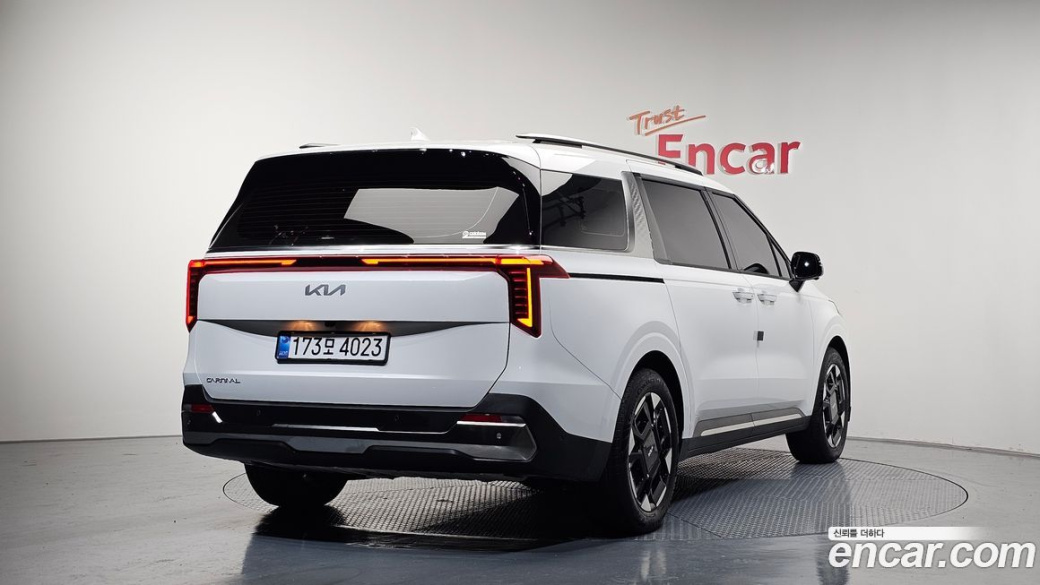 Kia Carnival 9-Seater Signature, 2025