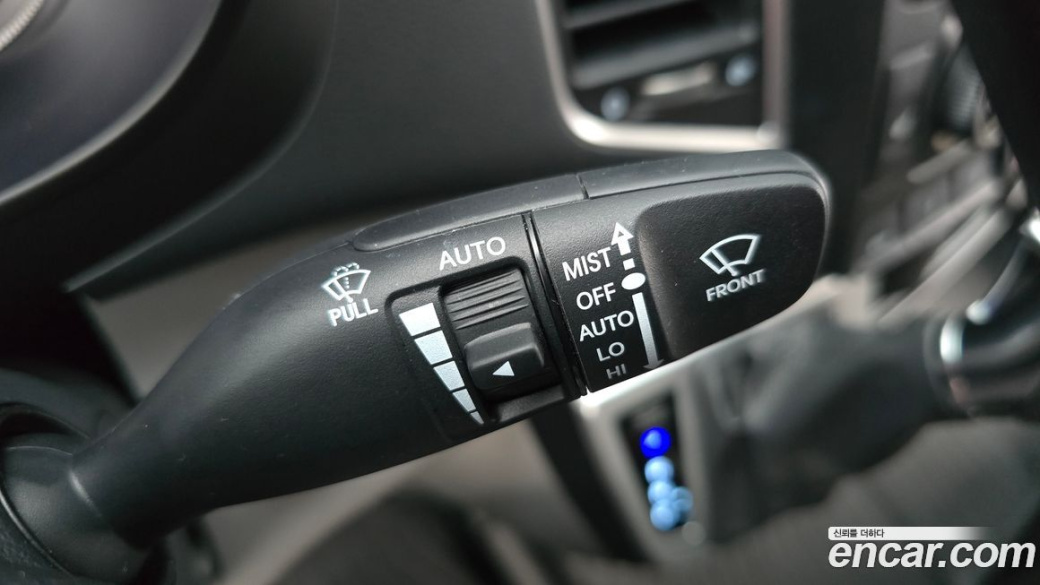 Hyundai Solati 16-seater, 2024