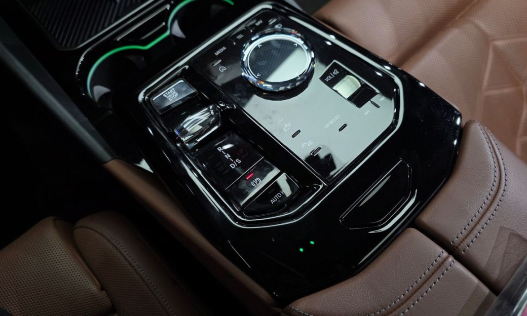 BMW 5-Series 530i xDrive M Sport, 2024