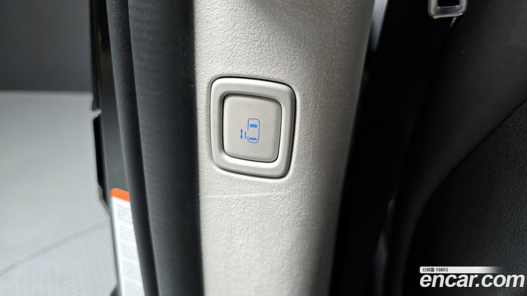 Hyundai Staria 4WD Lounge 9-Seater, 2023