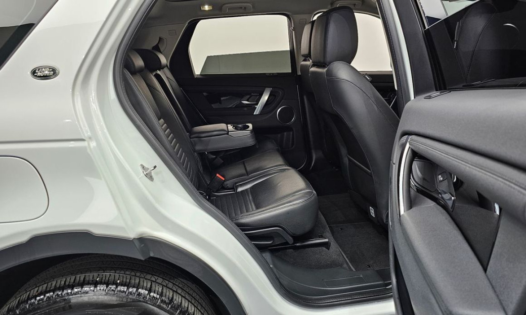Land Rover Discovery Sport P250 SE, 2022