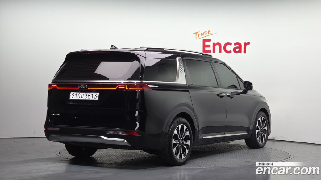 Kia Carnival 7-Seater Signature, 2023