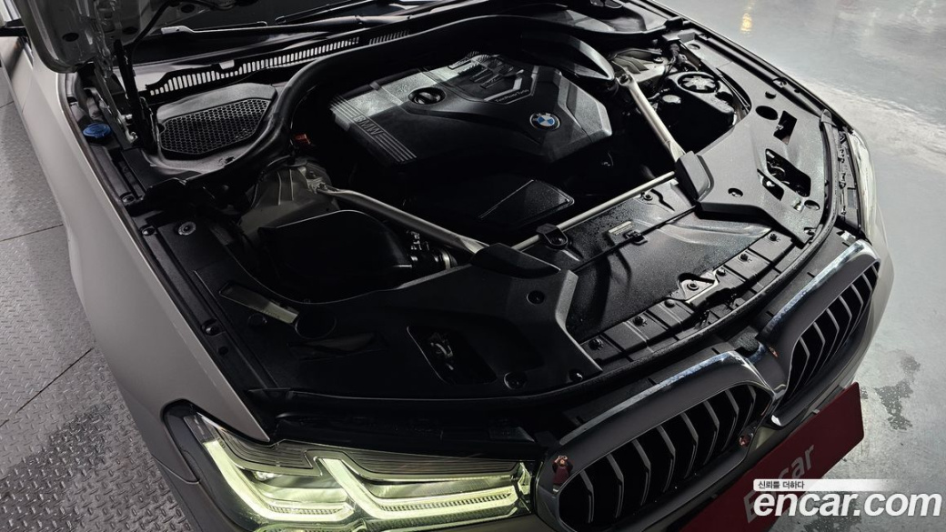 BMW 5-Series 520i M Sport, 2023