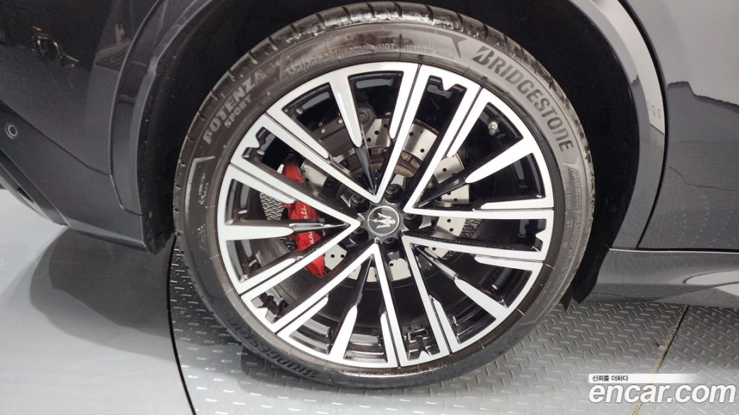 Maserati Grecale 3.0 AWD Trofeo, 2023