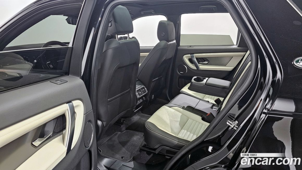 Land Rover Discovery Sport P250 Dynamic SE, 2024