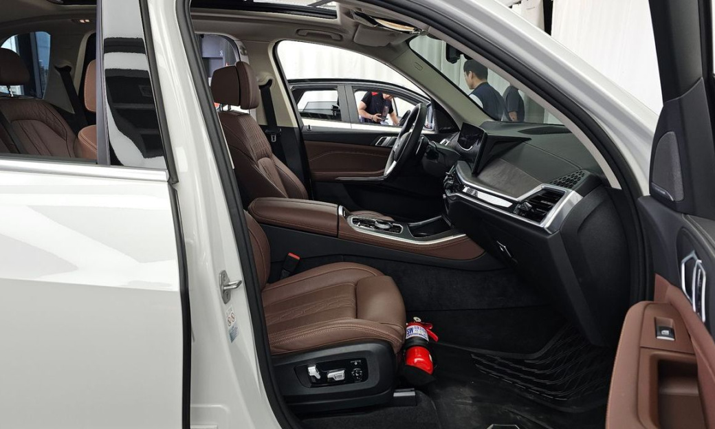 BMW X5 xDrive 40i xLine, 2024
