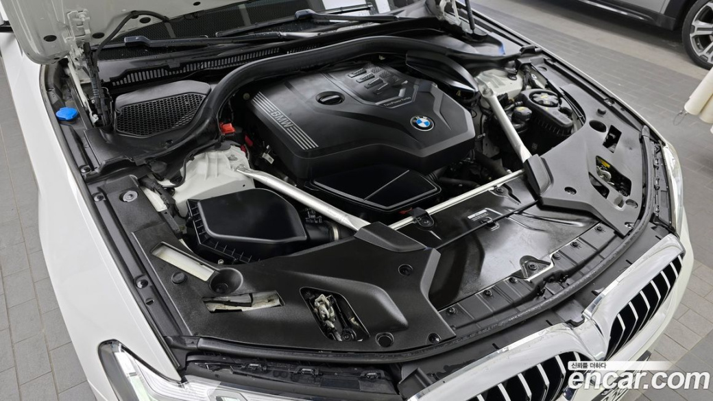BMW 5-Series 520i M Sport, 2023