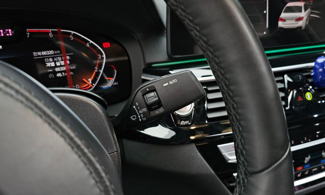 BMW 5-Series 530i xDrive M Sport Package, 2022
