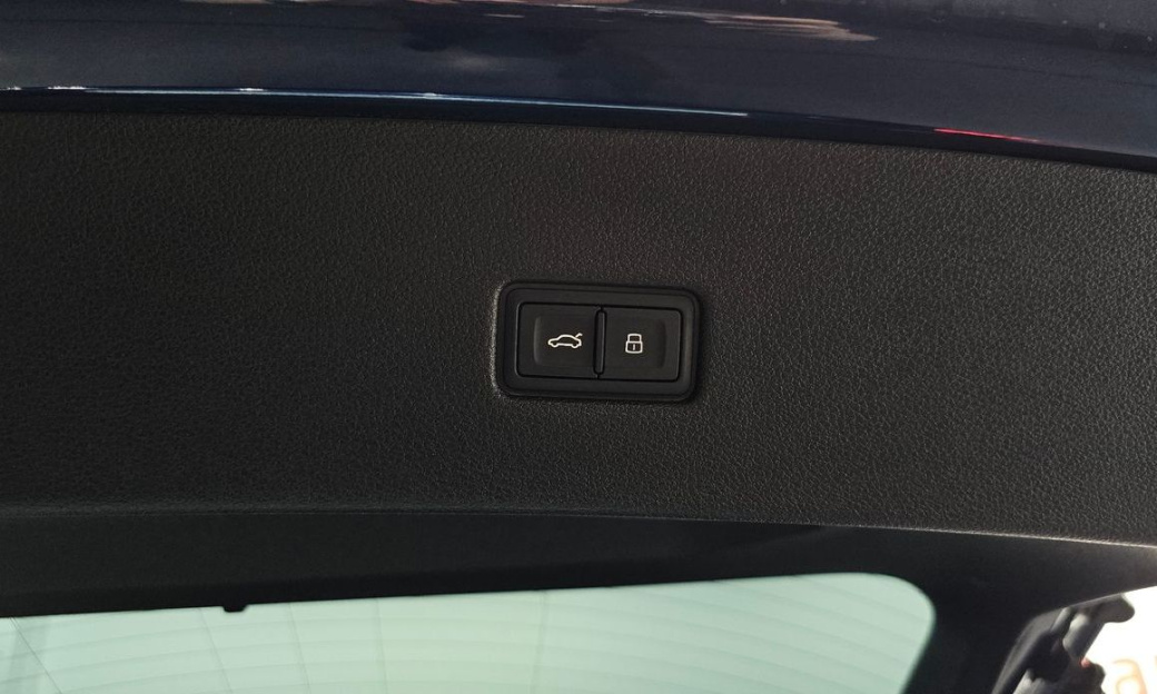 Audi Q8 55 TFSI Quattro Premium, 2022