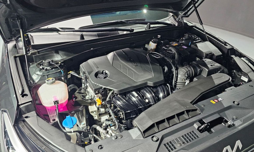 Kia K8 2.5 Gasoline 2WD, 2024