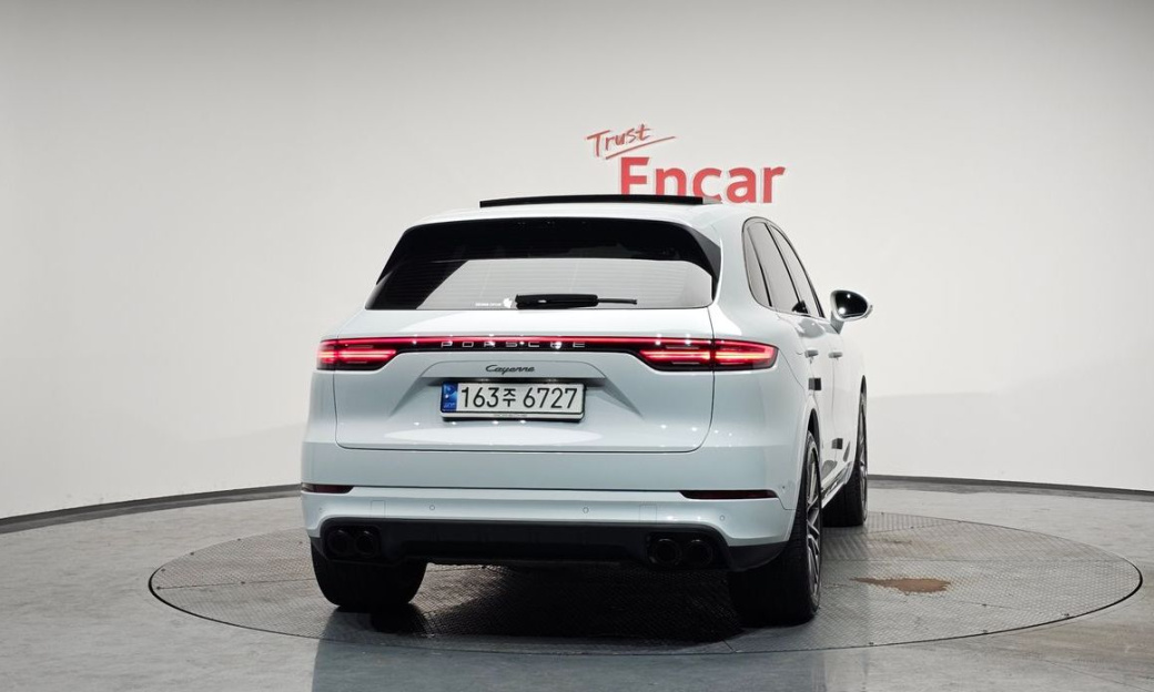 Porsche Cayenne 3.0 PLATINUM EDITION, 2022