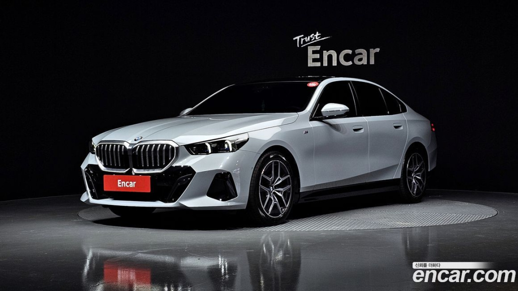 BMW 5-Series 520i M Sport, 2025