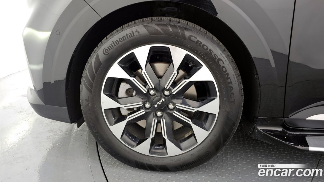 Kia Carnival 7-Seater Signature, 2023
