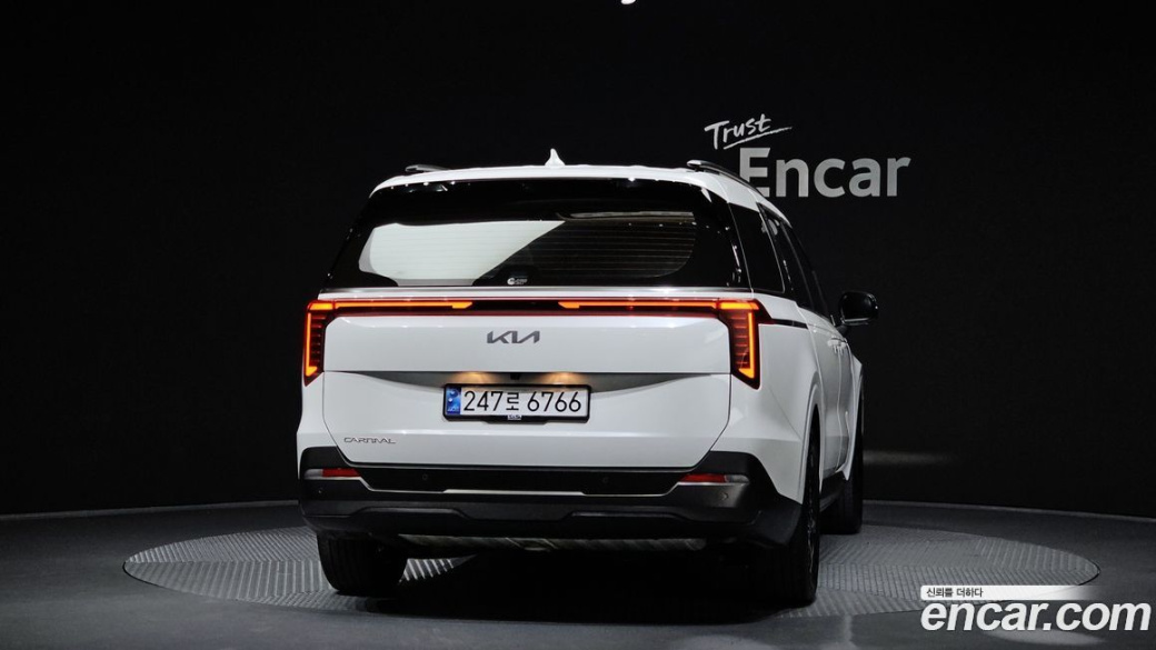 Kia Carnival 7-Seater Gravity, 2025