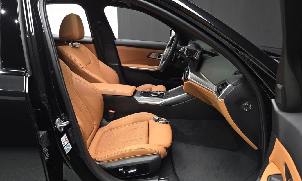 BMW 3-Series 320i M Sport, 2023