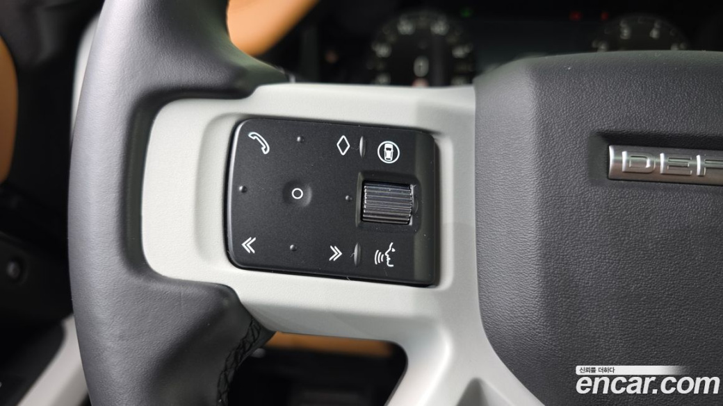 Land Rover Defender 110 P300 X-Dynamic SE, 2024