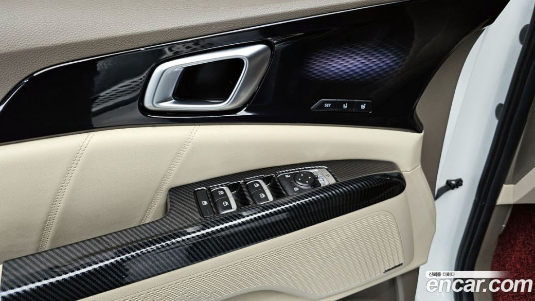 Kia Carnival 9-Seater Hi-Limousine, 2023