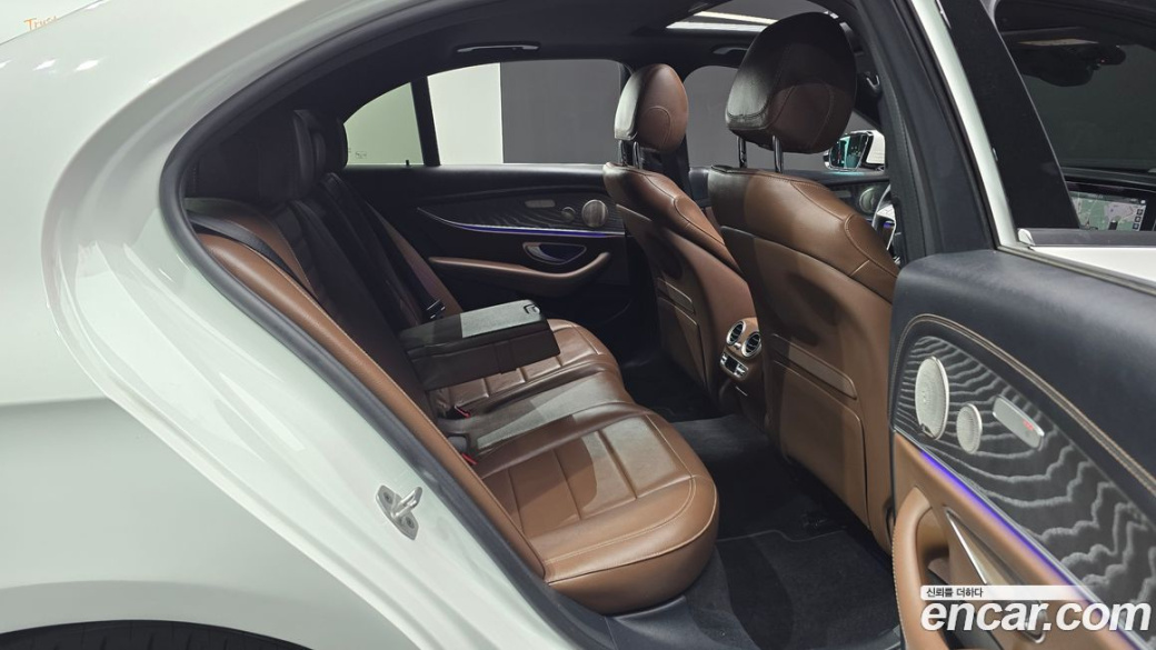 Mercedes-Benz E-Class E350 4MATIC Exclusive, 2023