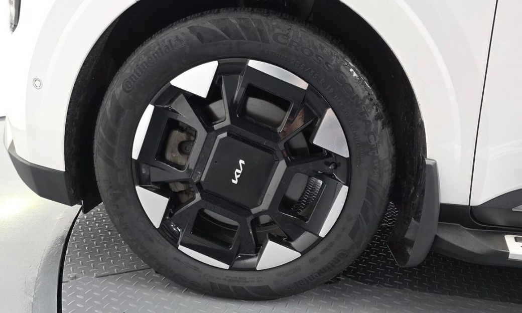 Kia Carnival 7-Seater Signature, 2024