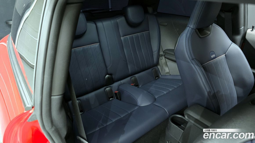 Mini Cooper Favoured, 2025