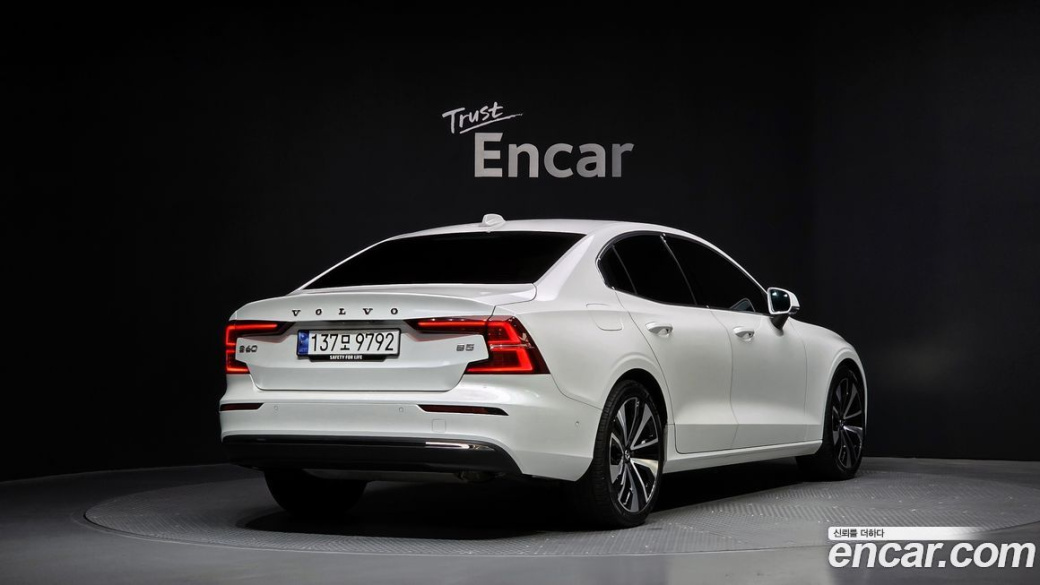 Volvo S60 B5 Ultimate Bright, 2024
