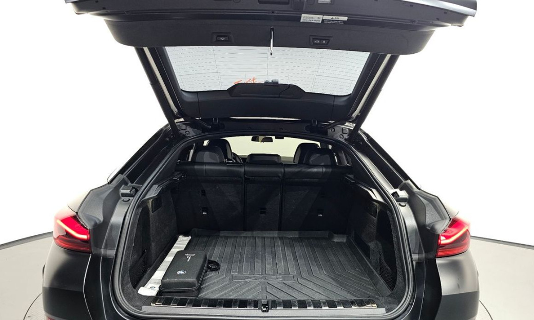 BMW X6 xDrive40i M Sport, 2025