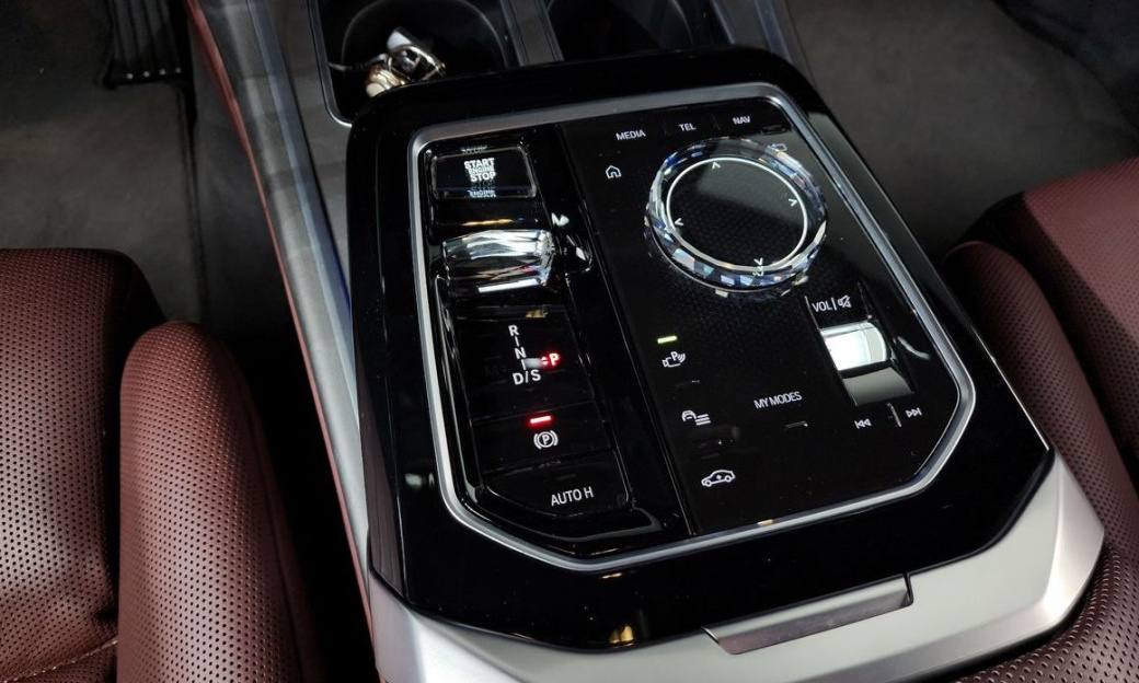 BMW 7-Series 740i sDrive Design Pure Excellence, 2023