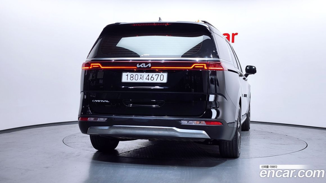 Kia Carnival 9-Seater Signature, 2022